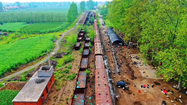 隨著汽車等新型運(yùn)輸方式的出現(xiàn)，窄軌小火車逐漸轉(zhuǎn)為貨運(yùn)直至完全停止運(yùn)行。