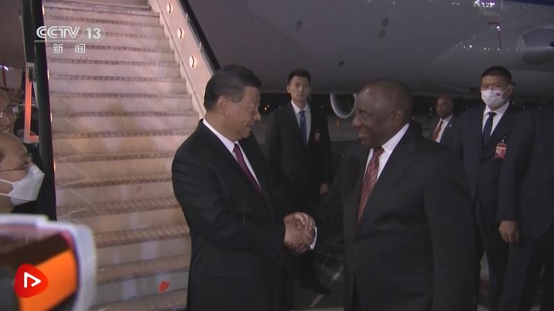 習(xí)近平抵達(dá)約翰內(nèi)斯堡出席金磚國(guó)家領(lǐng)導(dǎo)人第十五次會(huì)晤并對(duì)南非進(jìn)行國(guó)事訪問(wèn)
