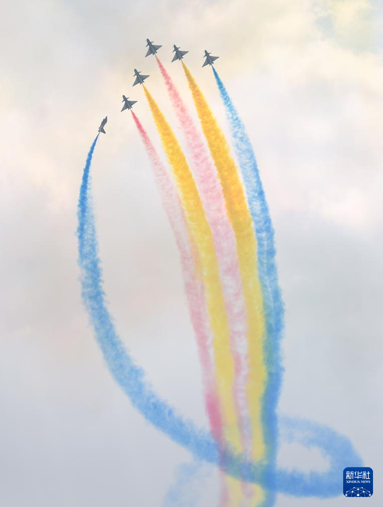 “八一”“紅鷹”展翅珠海為人民空軍慶生