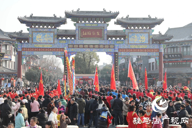 驛城區(qū)老體協(xié)舉行鞭陀龍鼓展演活動