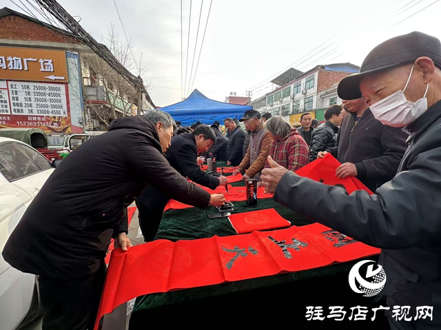 新蔡縣李橋回族鎮(zhèn)開展義寫春聯(lián)文明實踐活動