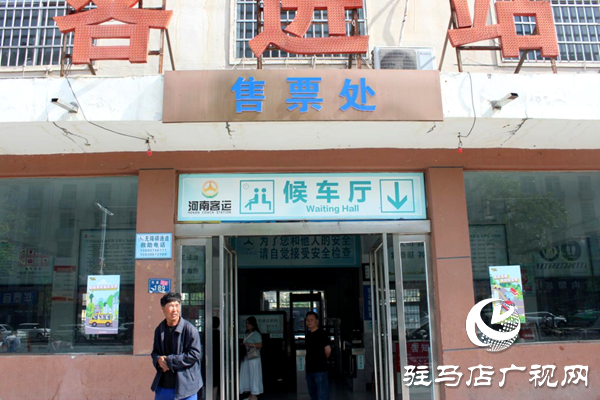 平輿縣公安局交警大隊(duì)強(qiáng)化宣傳引導(dǎo)、護(hù)航群眾平安出行  