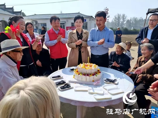 以孝善與活力為筆，繪就鄉(xiāng)村新畫卷 ——專訪平輿縣萬(wàn)金店鄉(xiāng)土店村支部書記李新立